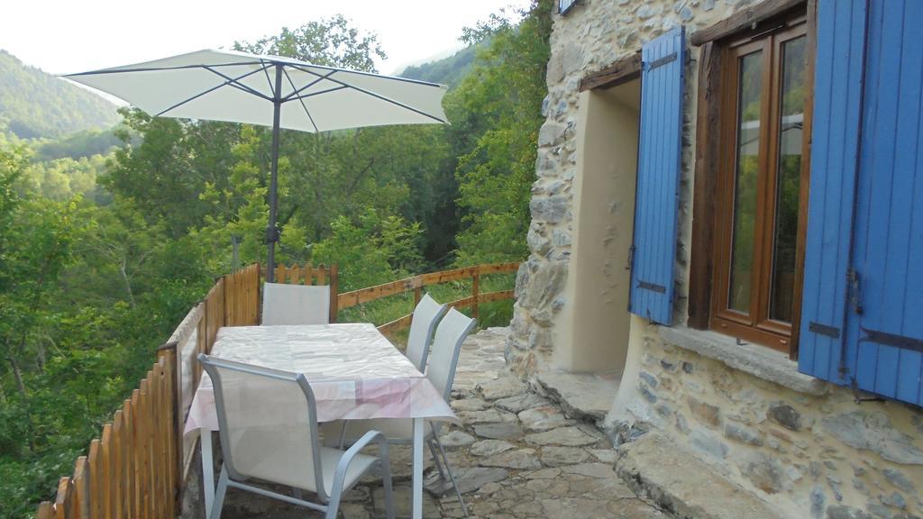 Gîtes Le Paradoxe des Pyrénées Montferrier Chambre photo